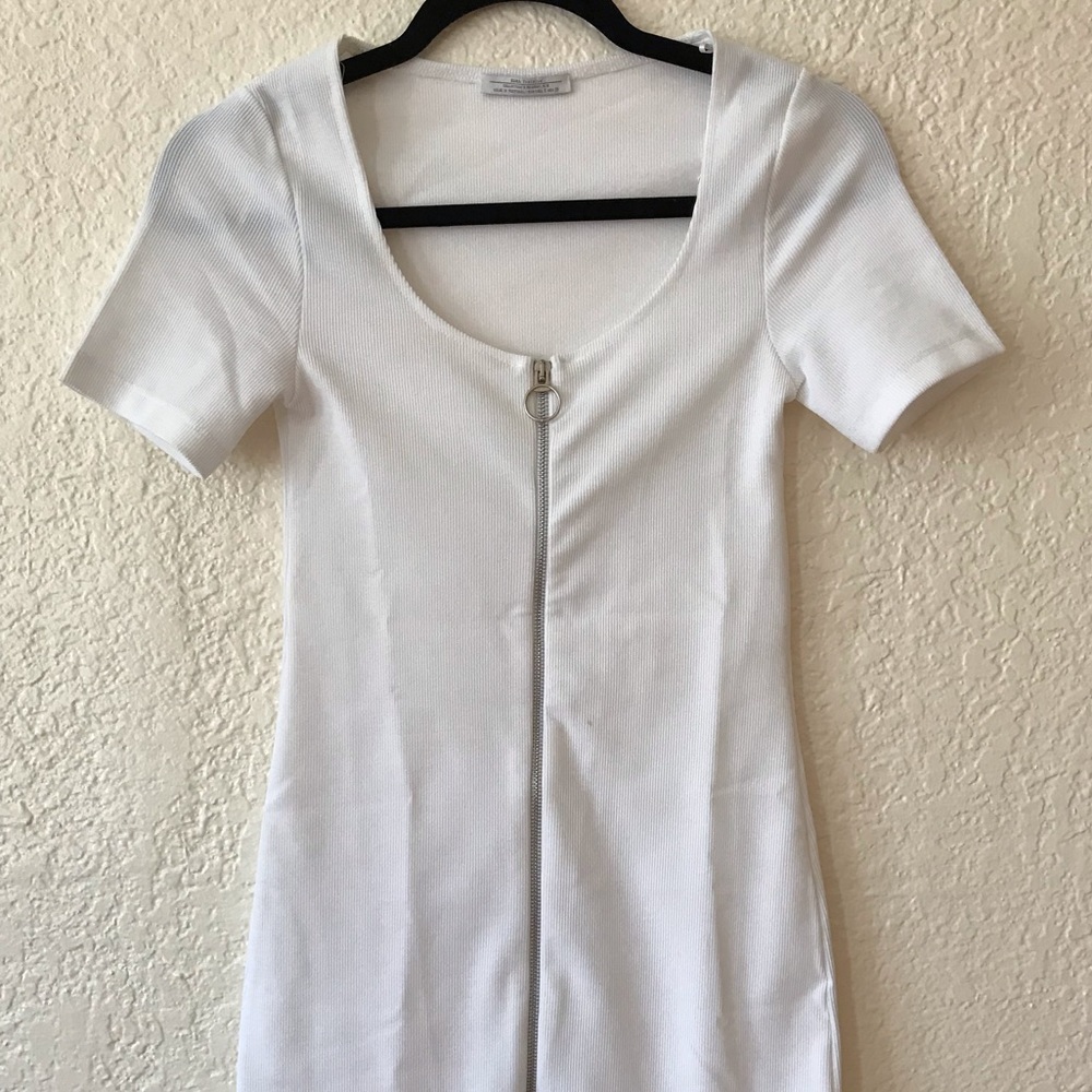 Short white dress